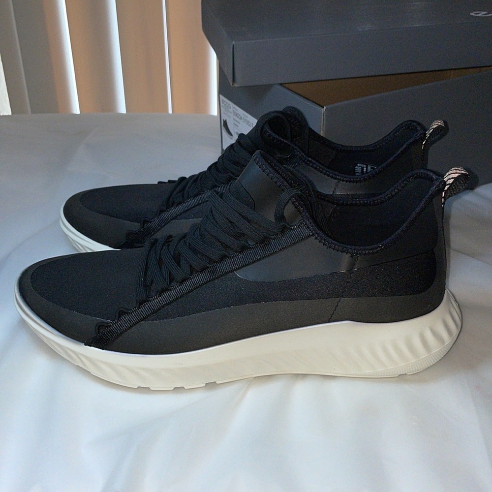 ECCO SHOES NEW SIZE 11-11.5, very comfy, last one! 504234